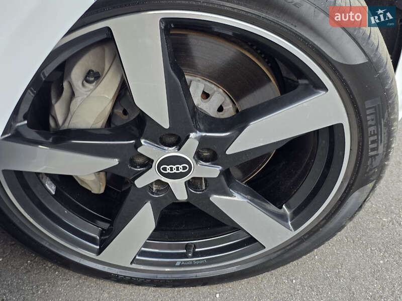 Седан Audi A6 2021 в Черновцах