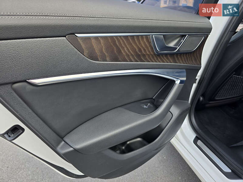 Седан Audi A6 2021 в Черновцах