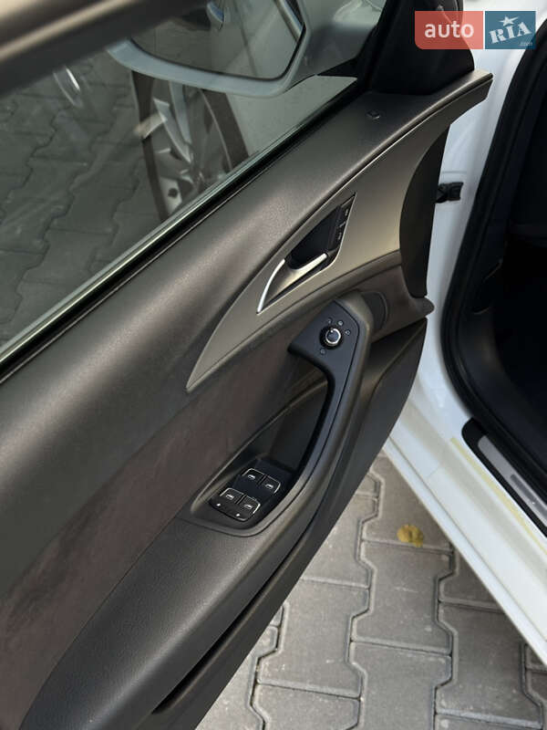 Седан Audi A6 2011 в Самборе