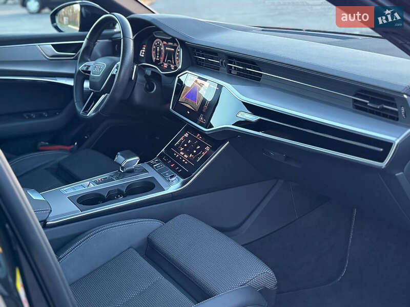 Седан Audi A6 2021 в Радивиліві