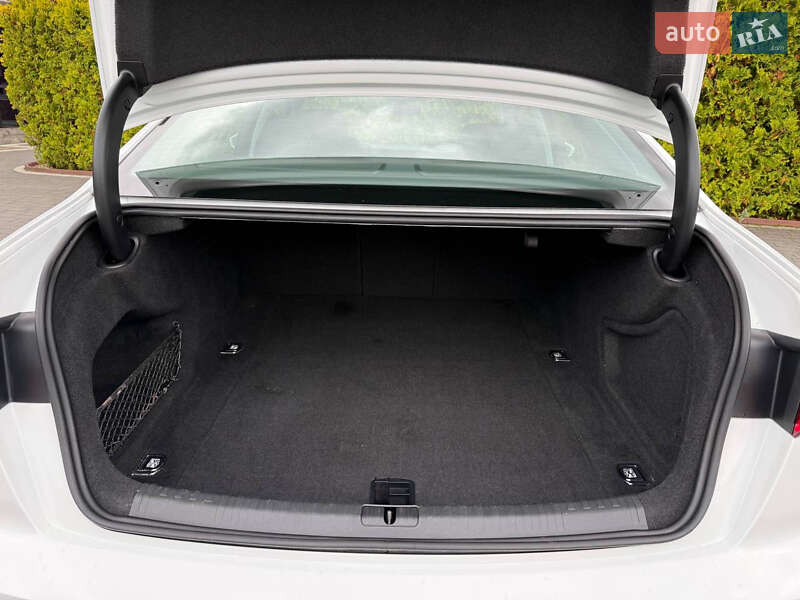 Седан Audi A6 2019 в Стрые