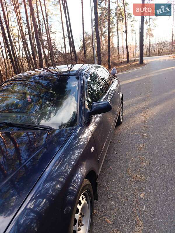 Седан Audi A6 2000 в Обухове