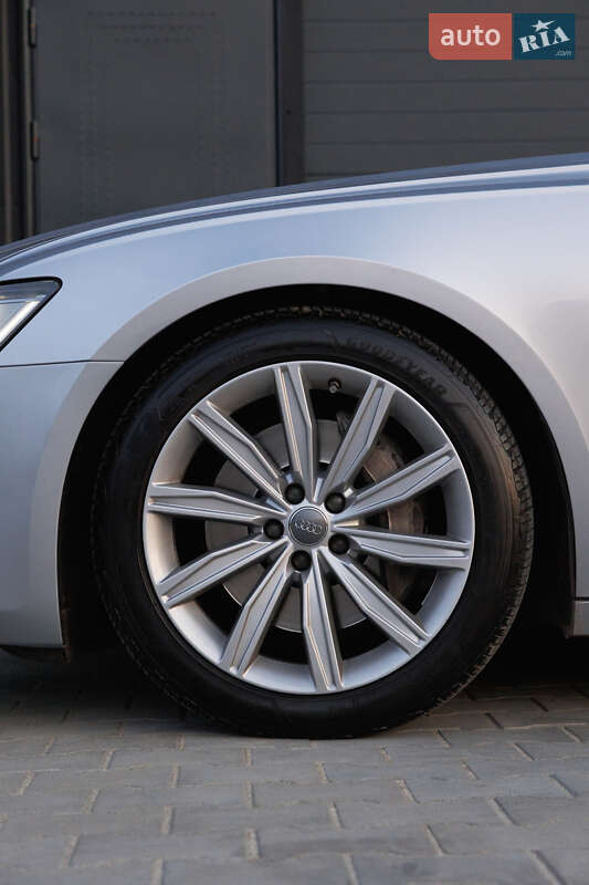 Седан Audi A6 2019 в Дубно