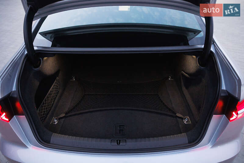 Седан Audi A6 2019 в Дубно