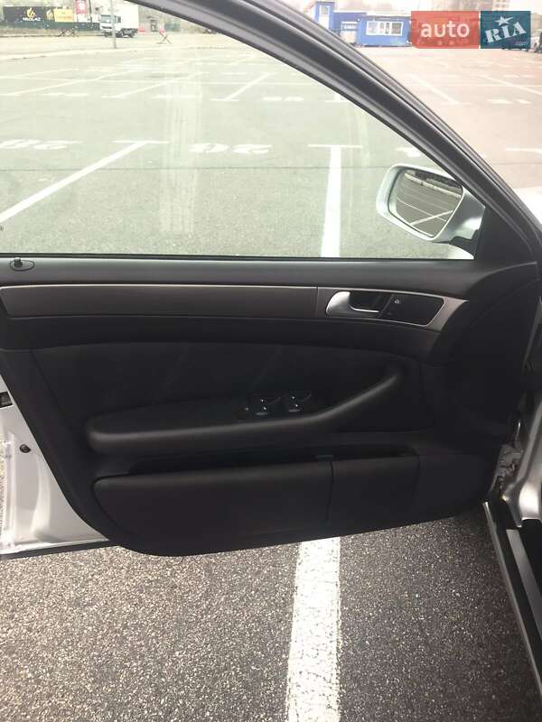 Універсал Audi A6 2002 в Ромнах