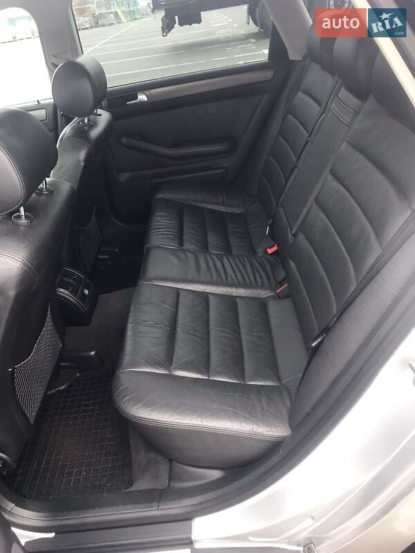 Універсал Audi A6 2002 в Ромнах