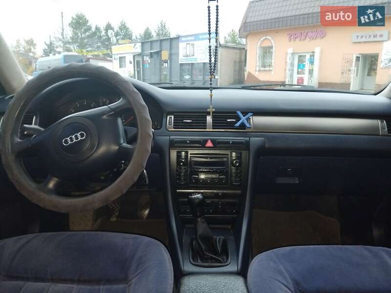 Седан Audi A6 2000 в Белогорье