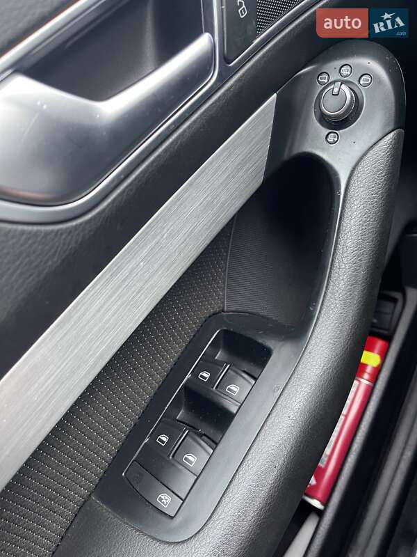 Седан Audi A6 2010 в Сарнах