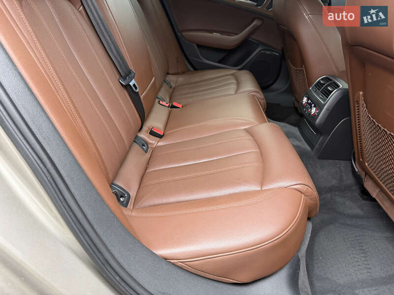 Седан Audi A6 2015 в Умані