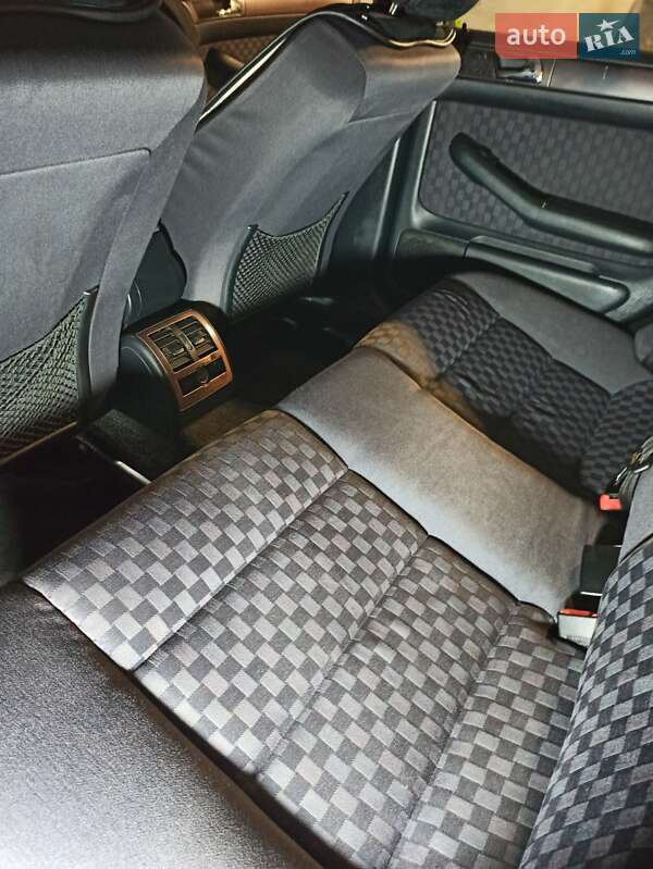 Седан Audi A6 1999 в Сараті