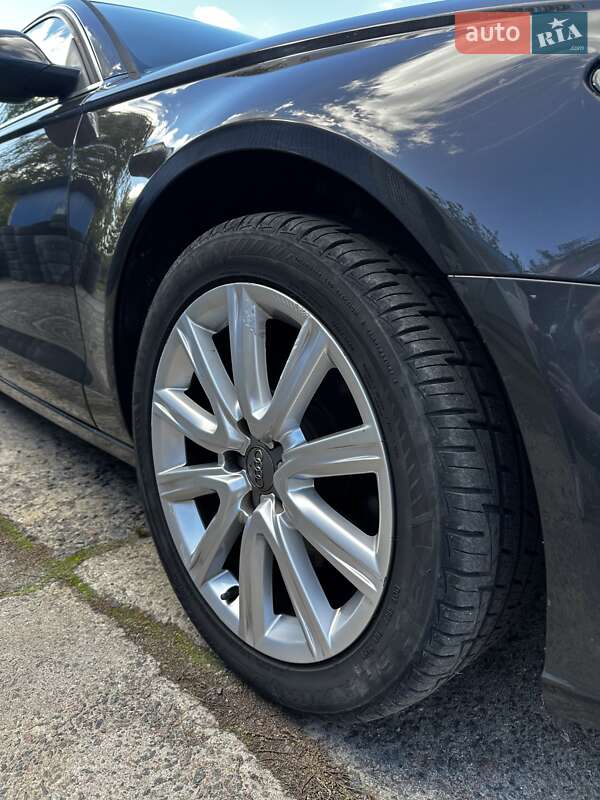 Седан Audi A6 2013 в Нововолынске