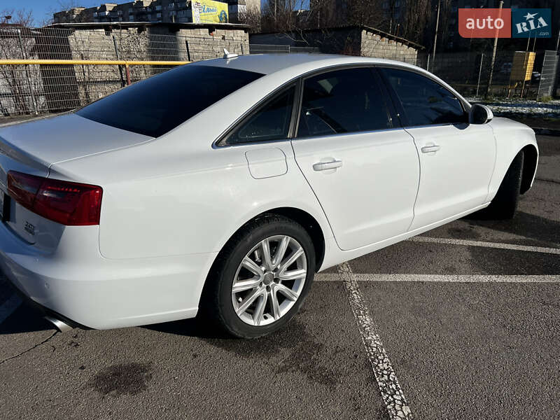 Седан Audi A6 2012 в Ивано-Франковске