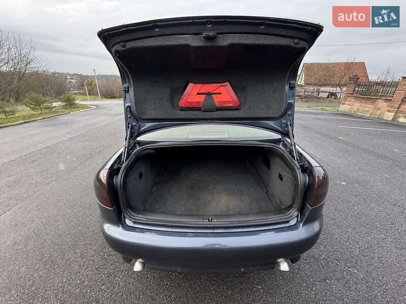 Седан Audi A6 2003 в Ровно