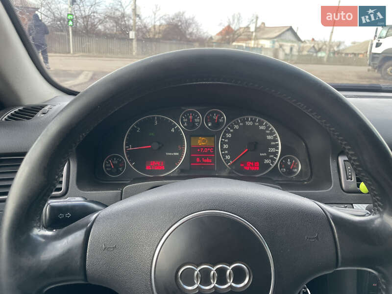 Универсал Audi A6 2003 в Близнюках