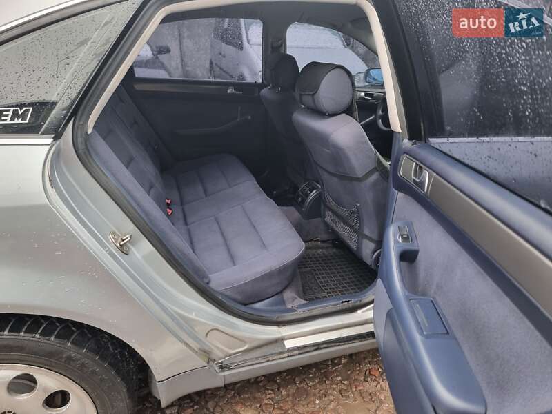 Седан Audi A6 1998 в Кременці