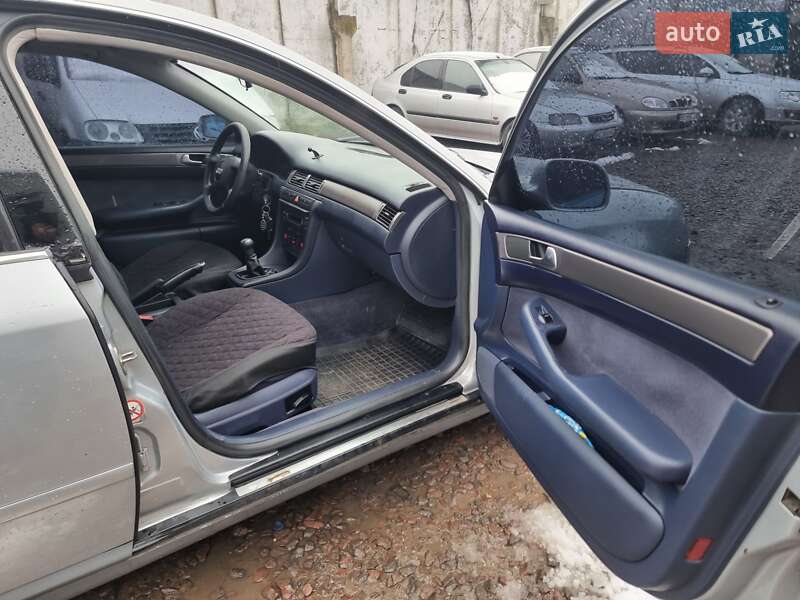 Седан Audi A6 1998 в Кременці