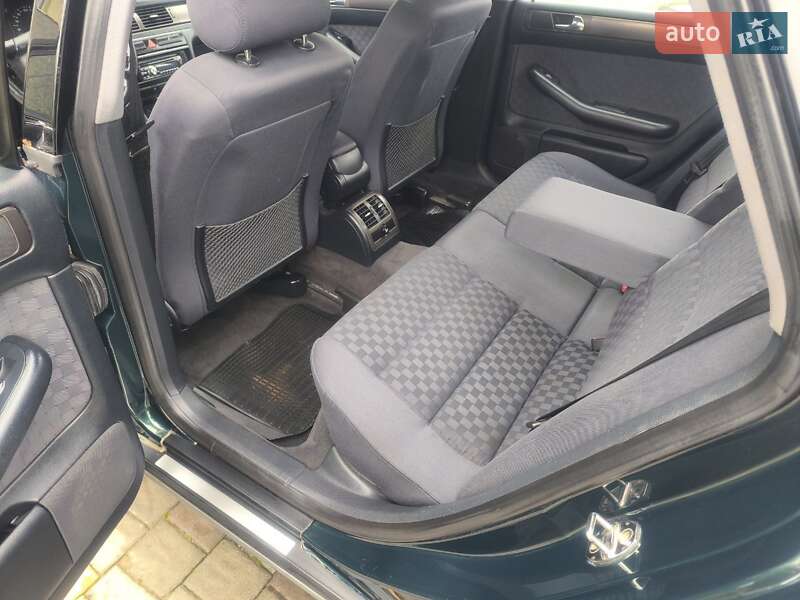 Седан Audi A6 1998 в Чернівцях