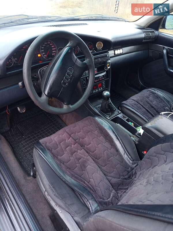 Седан Audi A6 1996 в Заречном