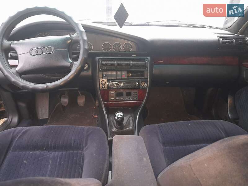 Седан Audi A6 1995 в Полтаві