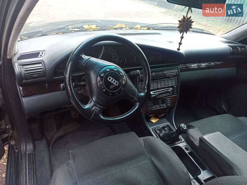 Седан Audi A6 1996 в Смеле