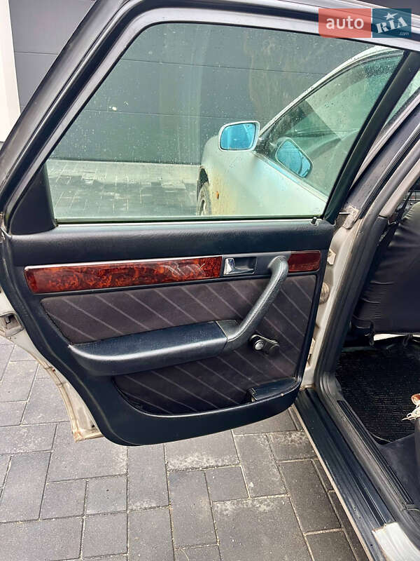 Седан Audi A6 1995 в Чернівцях