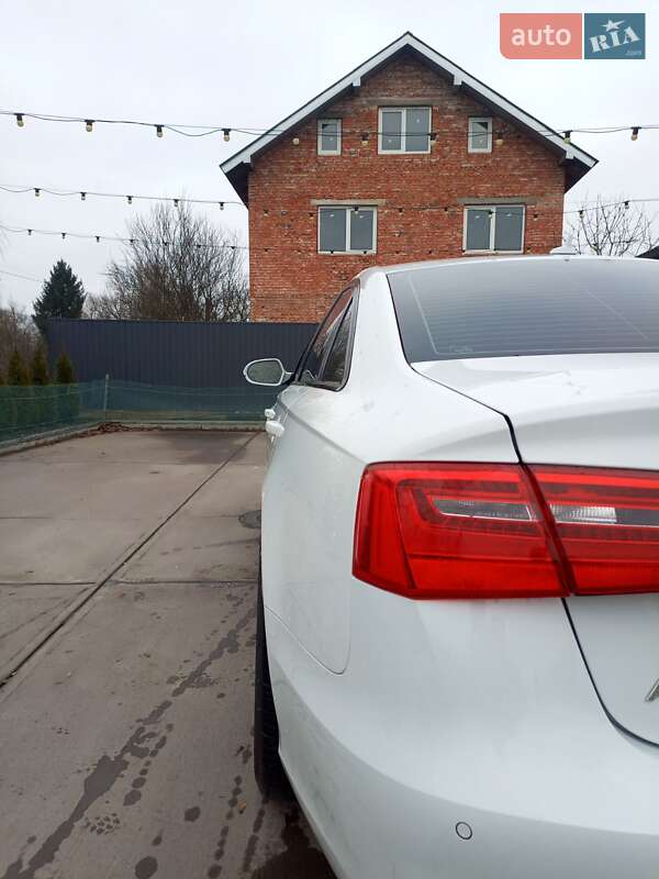 Седан Audi A6 2013 в Ивано-Франковске