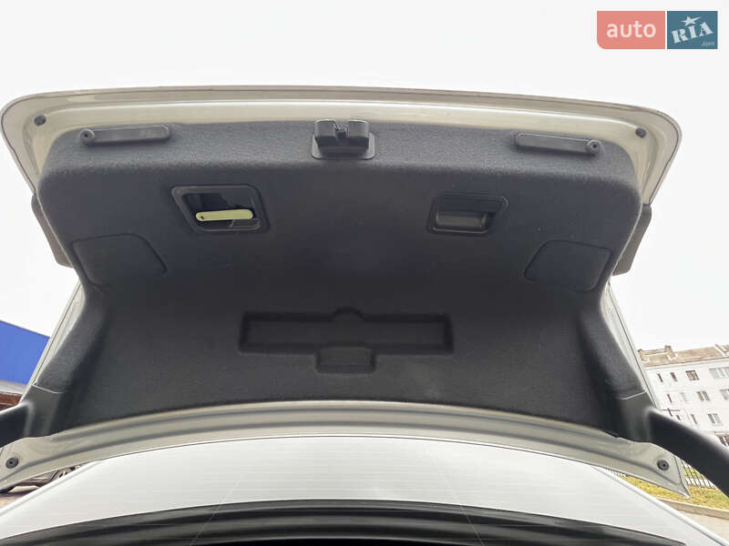 Седан Audi A6 2013 в Староконстантинове