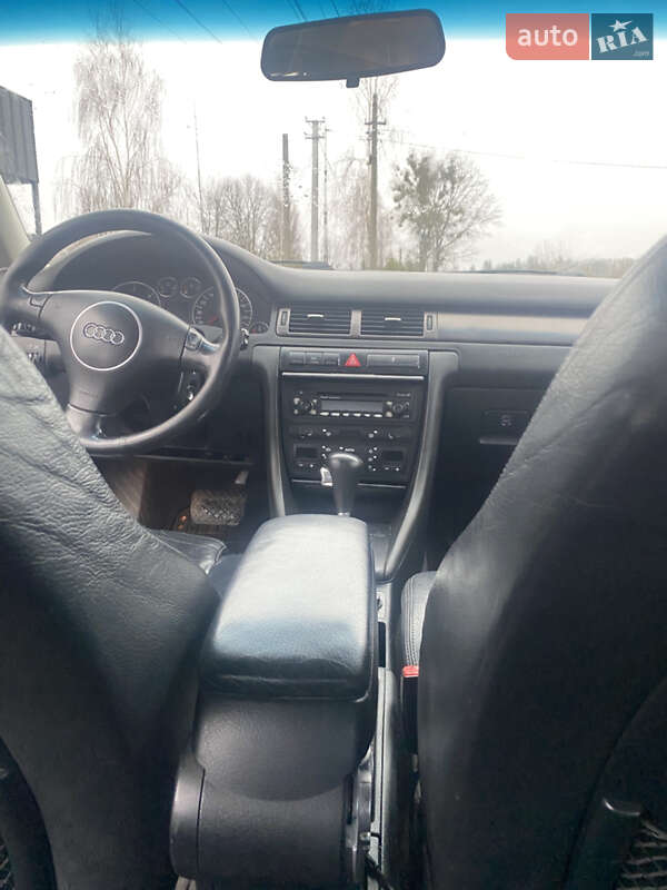 Седан Audi A6 2003 в Олевске