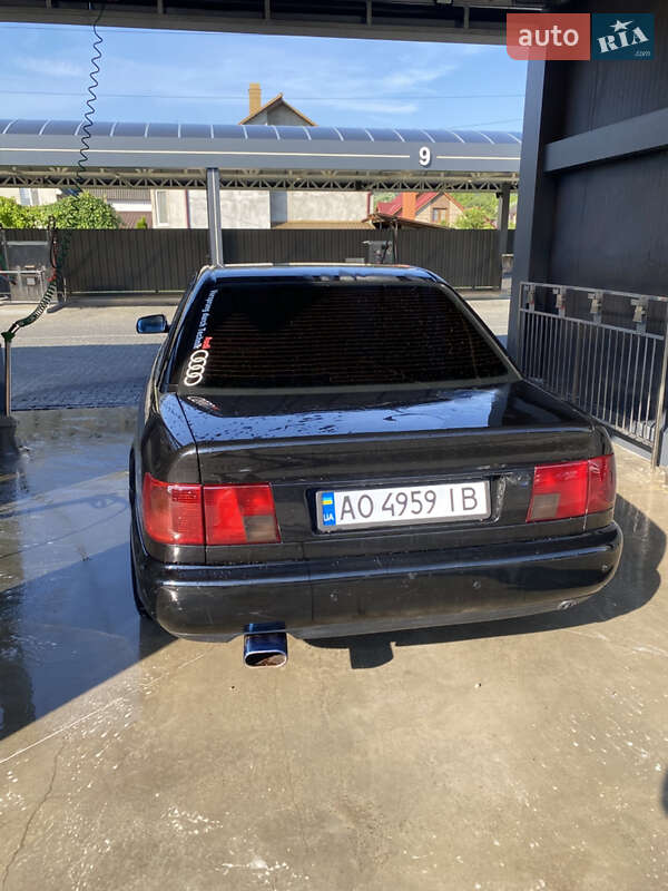 Седан Audi A6 1995 в Тячеве