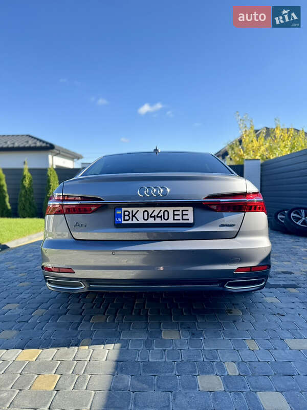 Седан Audi A6 2019 в Вараше