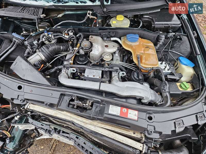 Универсал Audi A6 2000 в Кременце