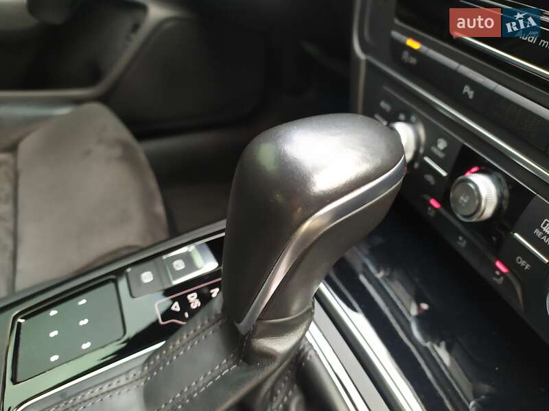 Седан Audi A6 2015 в Киеве