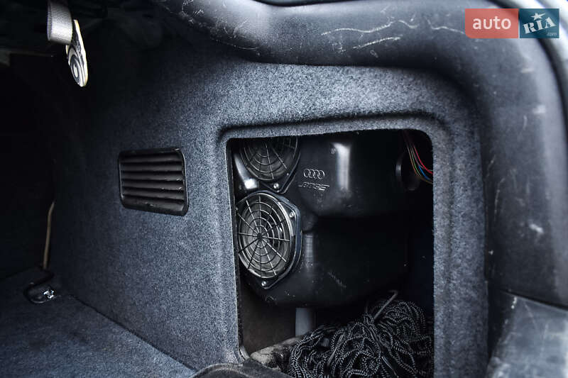 Седан Audi A6 2004 в Днепре