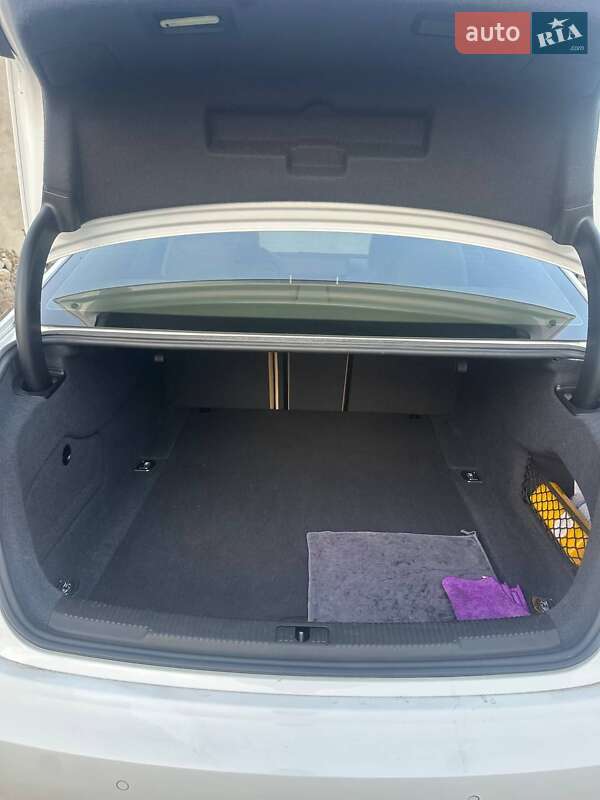 Седан Audi A6 2013 в Черновцах