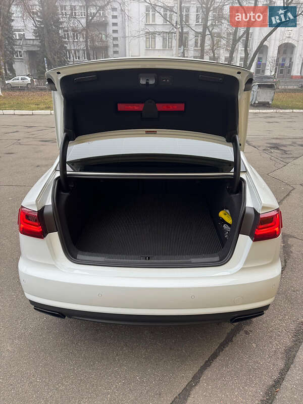 Седан Audi A6 2015 в Киеве