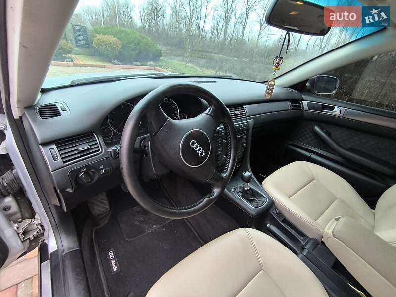 Универсал Audi A6 2003 в Миргороде