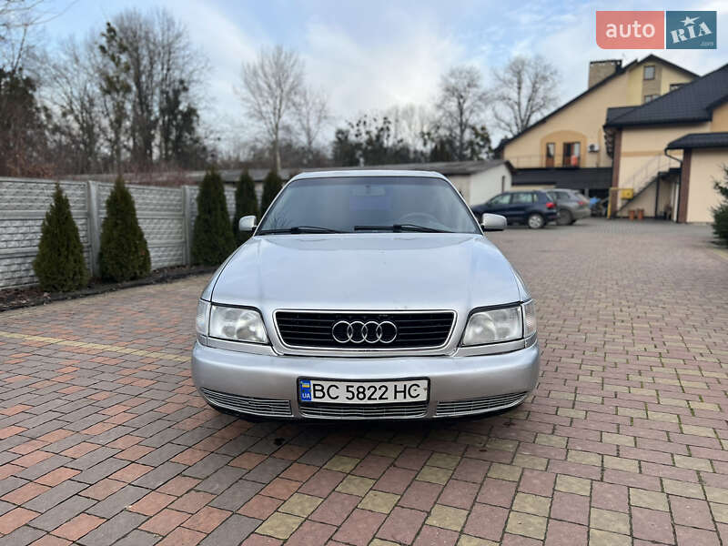 Седан Audi A6 1995 в Жовкве