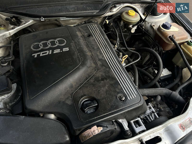 Седан Audi A6 1995 в Жовкве