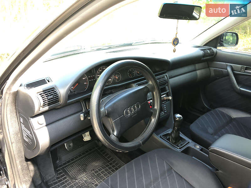 Седан Audi A6 1995 в Березному