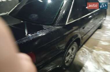 Седан Audi A6 1995 в Жовкві