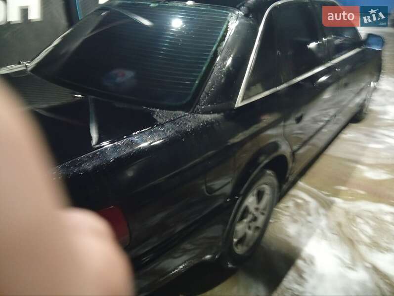 Седан Audi A6 1995 в Жовкві