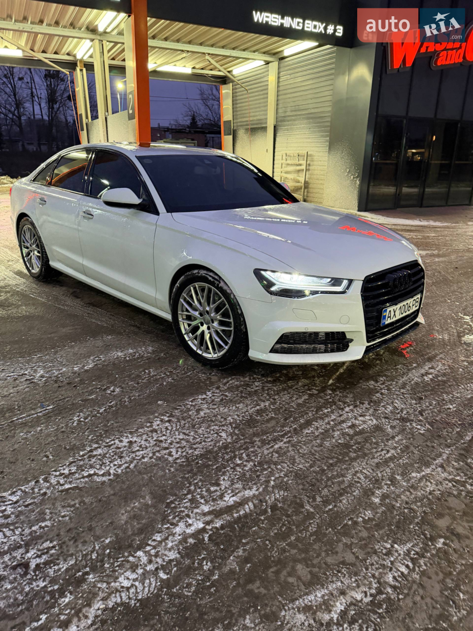Audi A6 3.0 TDI Quattro — рідний пробіг 50 000 км | Стан НОВОГО авто | Топ


Продаю Audi A6 з одним із найкращих моторів — 3.0 TDI. Потужний, надійний та перевірений часом.
🔥 РІДНИЙ ТА ПЕРЕВІРЕНИЙ ПРОБІГ — ЛИШЕ 50 000 КМ, без кручення, без сюрпризів.

Я ПЕРШИЙ ВЛАСНИК В УКРАЇНІ.
Авто вже поставлене на облік, повністю готове до переоформлення — сів і поїхав.

✅ Основні переваги:
 • 3.0 TDI — ідеальний баланс потужності та ресурсу.
 • Quattro (повний привід) — впевнена їзда в будь-яку погоду.
 • Стан як у нового автомобіля, без перебільшень.
 • Зроблено антихром — вигляд максимально стильний та дорогий.
 • Топова комплектація з максимальною оптикою.
 • Є два комплекти резини — додаткова перевага при покупці.

🎯 Комплектація:
 • Аудіосистема BOSE.
 • Салон — шкіра Valcona.
 • Вентиляція сидінь.
 • Підігрів усіх 4 сидінь.
 • Підігрів керма.
 • Мультируль (багатофункціональний).
 • Максимальні фари.
 • CarPlay, MMI та навігація.
 • Передні та задні протитуманні фари.
 • Люк.
 • (У комплектації відсутні лише сліп-зони та Distronic — все інше присутнє.)

🛠 Технічний стан:
 • Оригінальна помпа замінена на оригінальну помпу.
 • ТО зроблено 250 км тому.
 • Машина не потребує жодних вкладень.

📌 Історія авто:
 • Авто з Кореї.
 • По кузову: пофарбовано капот і невеликий шматочок крила.
 • Пошкодження були мінімальні, надам будь-які фото, нічого не приховую.

📄 Документи в порядку.
📞 Готовий до перевірок і діалогу — пишіть або телефонуйте.

ПРИМІТКА: такі Audi A6 з чесним пробігом 50 тис. км на ринку зустрічаються рідко — якщо шукаєте якісний преміум-автомобіль без ризиків — телефонуйте, домовимось швидко.

⸻

❗ АВТОПЛОЩАДКАМ ТА ПОСЕРЕДНИКАМ — ПРОХАННЯ НЕ ТУРБУВАТИ. ДОПОМОГИ В ПРОДАЖІ НЕ ПОТРЕБУЮ. ❗️

💰 РЕАЛЬНОМУ ПОКУПЦЮ — ТОРГ БІЛЯ АВТО