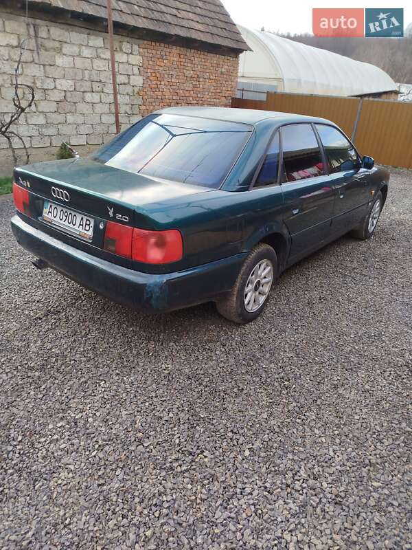 Седан Audi A6 1995 в Виноградові