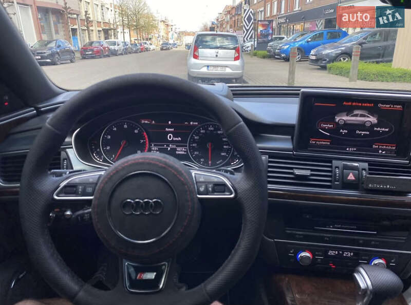 Седан Audi A6 2013 в Новоселице