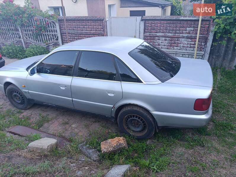 Седан Audi A6 1996 в Богодухове