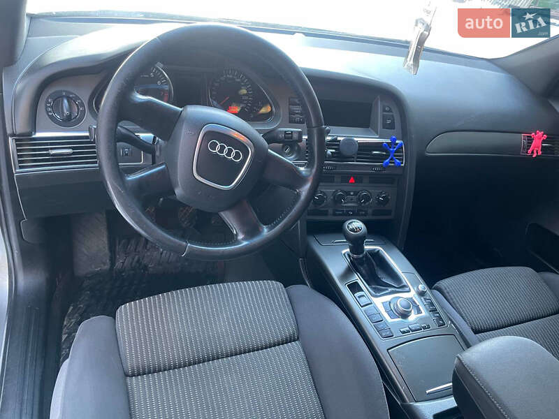 Седан Audi A6 2004 в Жовкве