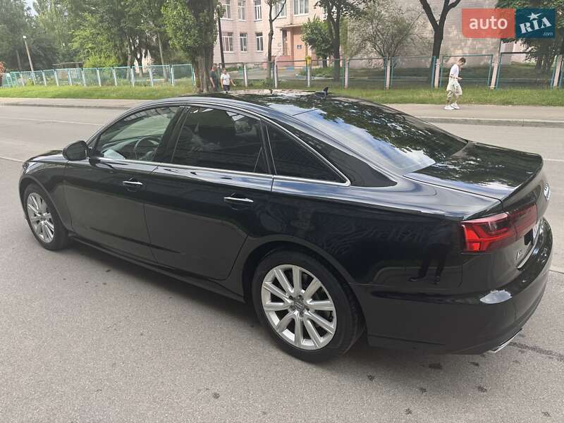 Седан Audi A6 2015 в Киеве