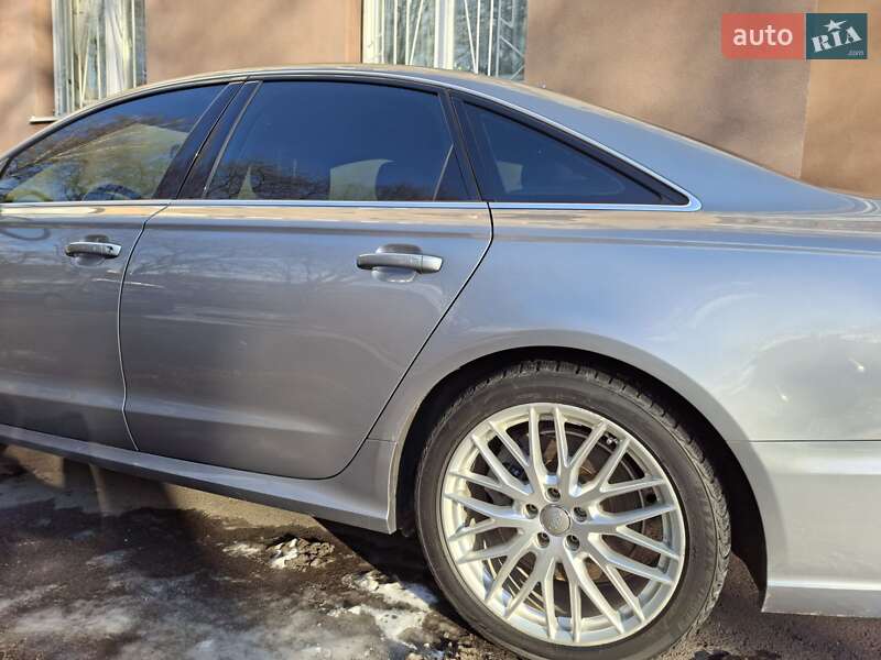 Седан Audi A6 2015 в Рівному