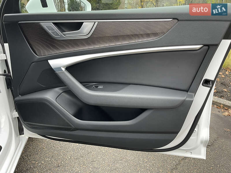 Седан Audi A6 2021 в Киеве