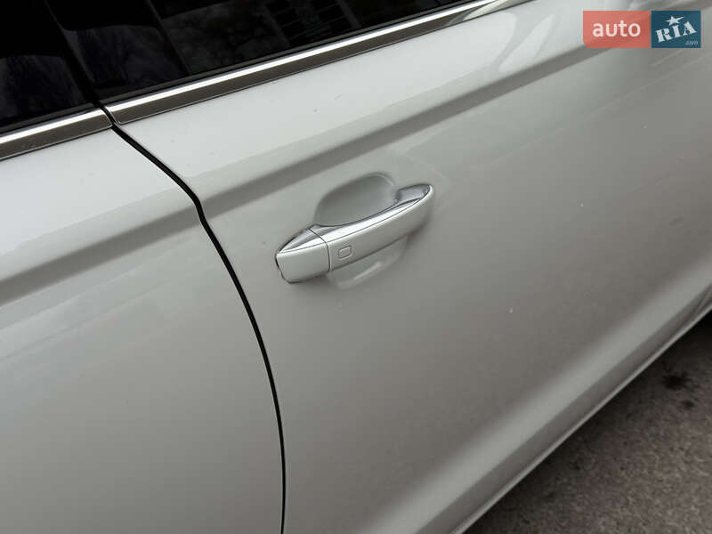 Седан Audi A6 2012 в Днепре